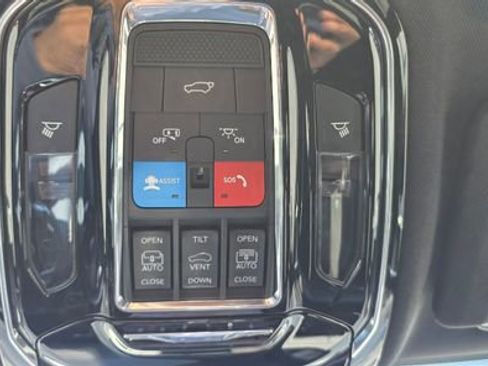 Used 2024 Jeep Grand Cherokee Overland AWD/4WD image 26
