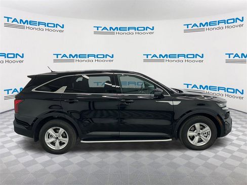 Used 2023 Kia Sorento LX image 6