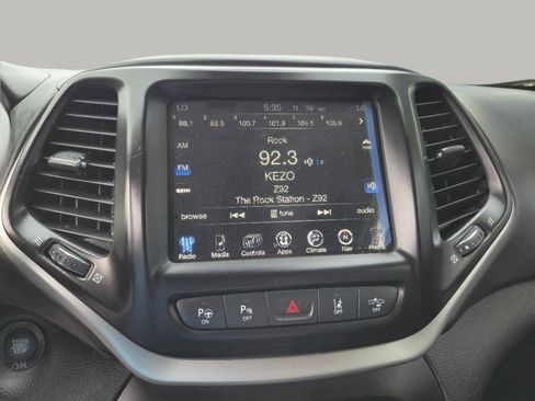 Used 2017 Jeep Cherokee Overland w/ Technology Group image 33