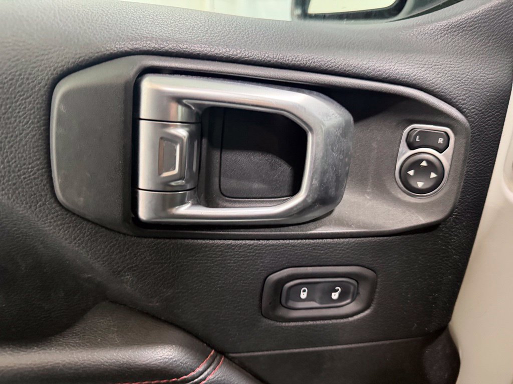 Used 2019 Jeep Wrangler Unlimited Rubicon w/ Dual Top Group AWD/4WD image 13