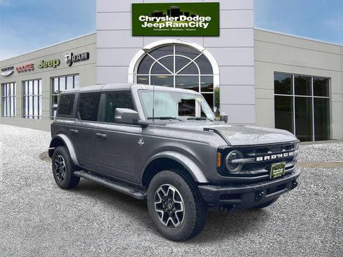 Used 2024 Ford Bronco Outer Banks AWD/4WD image 4
