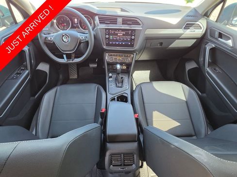 Used 2021 Volkswagen Tiguan SE FWD image 4