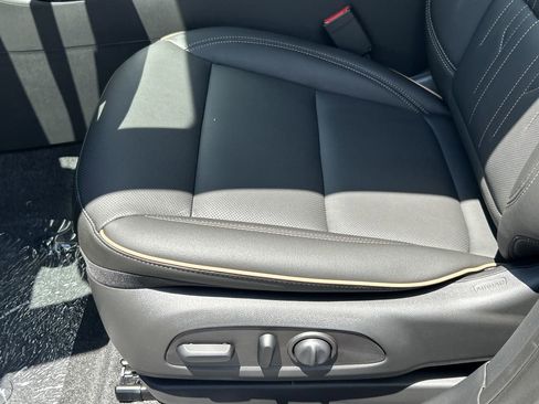 New 2025 Buick Envista Avenir image 22