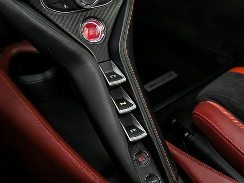 Used 2018 McLaren 720S image 41