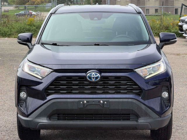 Used 2021 Toyota RAV4 XLE AWD/4WD image 2