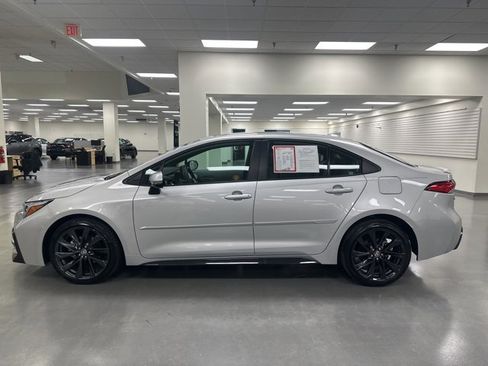 Certified 2025 Toyota Corolla SE image 4