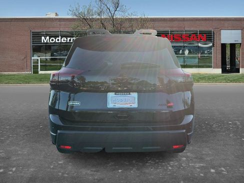 Certified 2025 Nissan Rogue SV AWD/4WD image 3