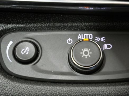 Used 2025 Buick Envista Preferred FWD image 13