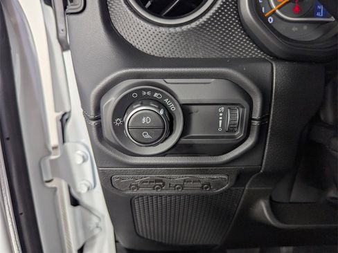 New 2025 Jeep Gladiator Rubicon w/ Safety Group image 19