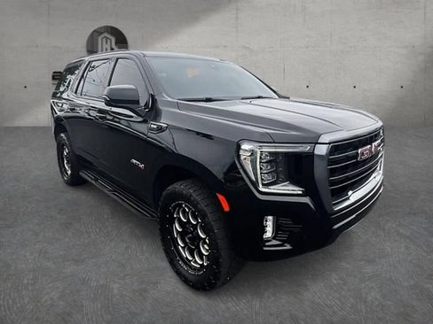 Used 2022 GMC Yukon AT4 w/ Technology Package AWD/4WD image 3
