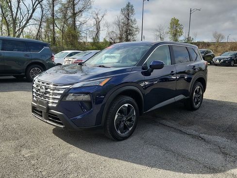Certified 2024 Nissan Rogue SV AWD/4WD image 4