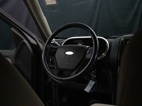 Used 2008 Ford Explorer XLT image 13