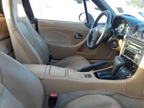 Used 2001 MAZDA MX-5 Miata RWD image 6
