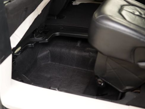 Used 2022 Chrysler Pacifica Touring-L FWD image 26