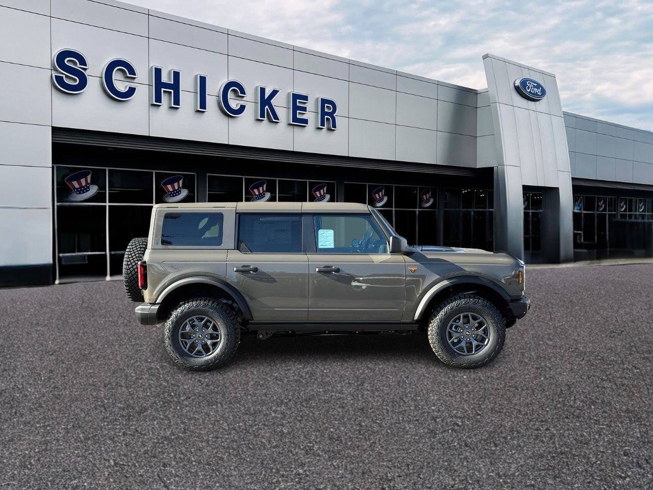 Used 2025 Ford Bronco Badlands AWD/4WD image 2