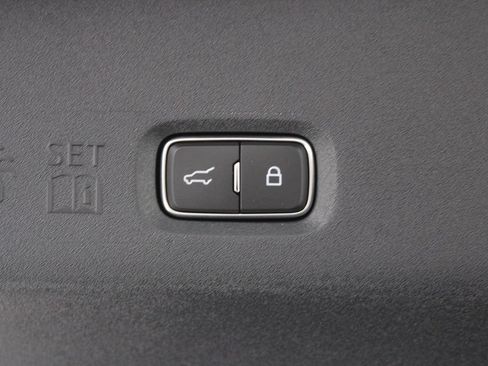 New 2026 Lincoln Navigator Reserve AWD/4WD image 17