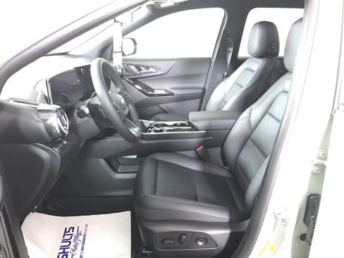 New 2026 Chevrolet Equinox LT w/ Convenience Package II image 6