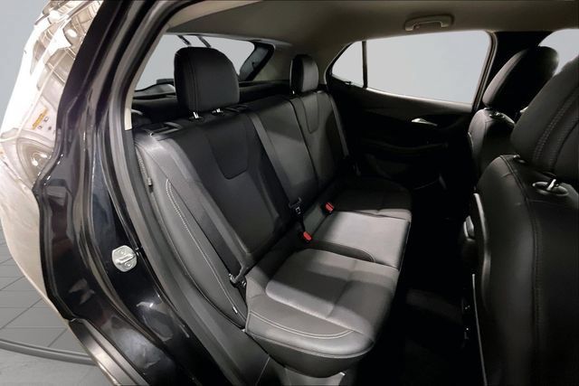 Used 2022 Buick Encore GX Preferred w/ Cold Weather Comfort Package AWD/4WD image 27