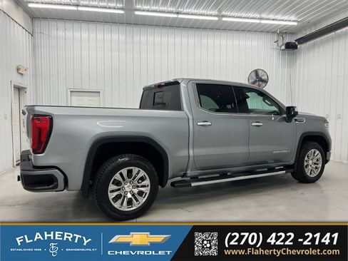 Used 2025 GMC Sierra 1500 Denali w/ Technology Package AWD/4WD image 2