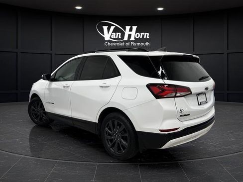 Used 2024 Chevrolet Equinox RS w/ RS Leather Package image 3