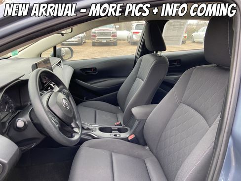 Used 2023 Toyota Corolla LE image 2