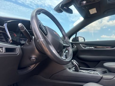 Used 2020 Cadillac XT6 Premium Luxury FWD image 43