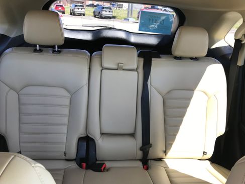 Used 2019 Ford Edge SEL w/ Equipment Group 201A AWD/4WD image 20