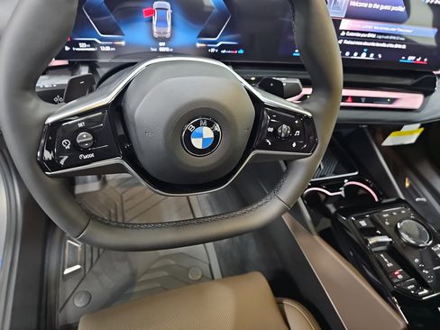 New 2027 BMW 530i xDrive AWD/4WD image 18