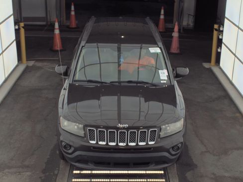 Used 2014 Jeep Compass Latitude image 6