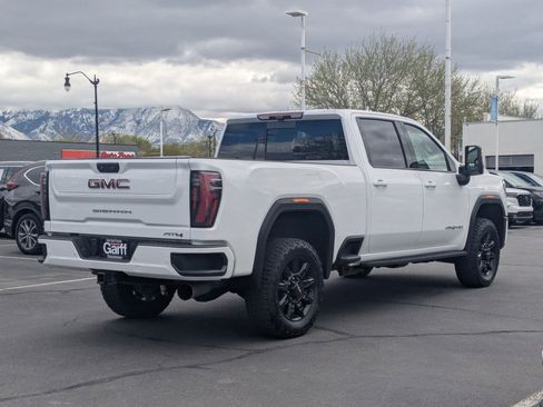 Used 2025 GMC Sierra 3500 AT4 w/ AT4 Premium Plus Package image 3