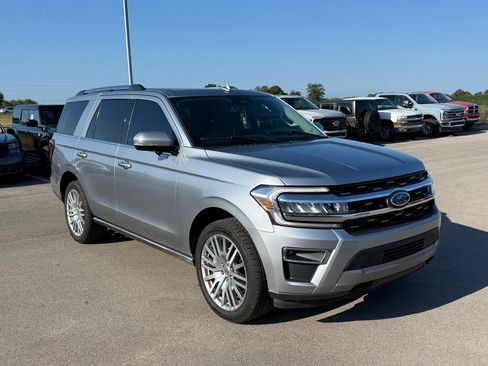 Used 2023 Ford Expedition Limited AWD/4WD image 2