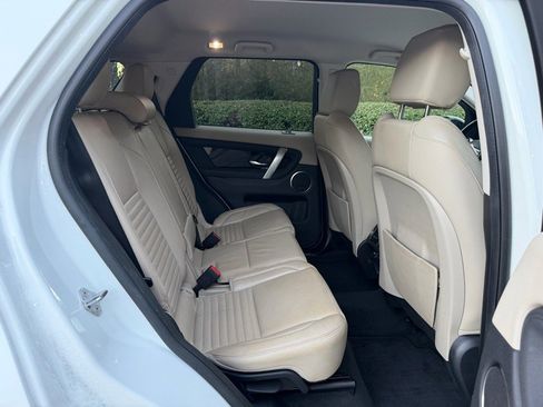 Used 2020 Land Rover Discovery Sport S image 25