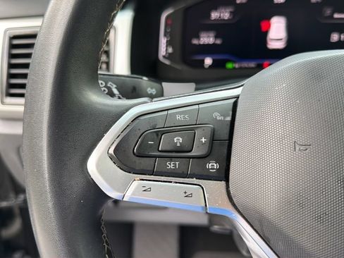 Used 2022 Volkswagen Atlas Cross Sport SE FWD image 22