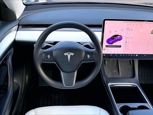 Used 2021 Tesla Model 3 Standard Range Plus RWD image 5