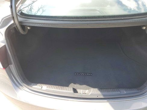 Used 2013 Hyundai Elantra Limited FWD image 16