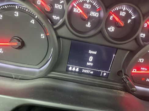 Used 2024 Chevrolet Silverado 2500 Custom w/ Custom Value Package image 11