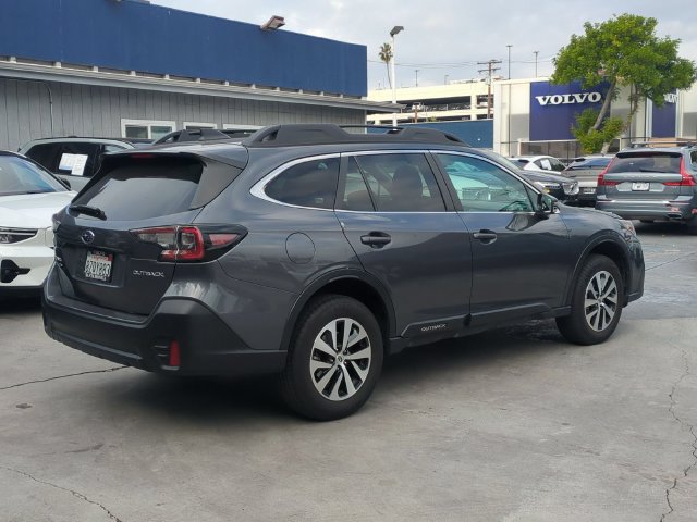 Used 2022 Subaru Outback Premium AWD/4WD image 3