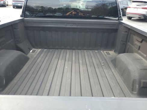 Used 2022 Chevrolet Silverado 1500 Custom image 9