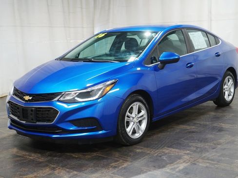 Used 2016 Chevrolet Cruze LT w/ Convenience Package image 2