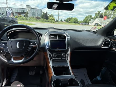 Used 2019 Lincoln Nautilus Reserve AWD/4WD image 14