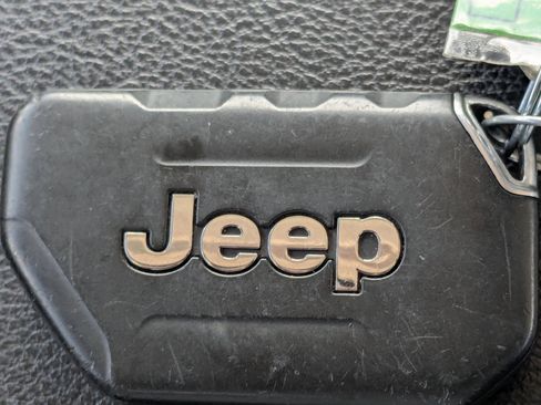 Used 2019 Jeep Wrangler Sport AWD/4WD image 36