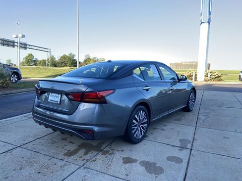 Used 2023 Nissan Altima 2.5 SV image 10
