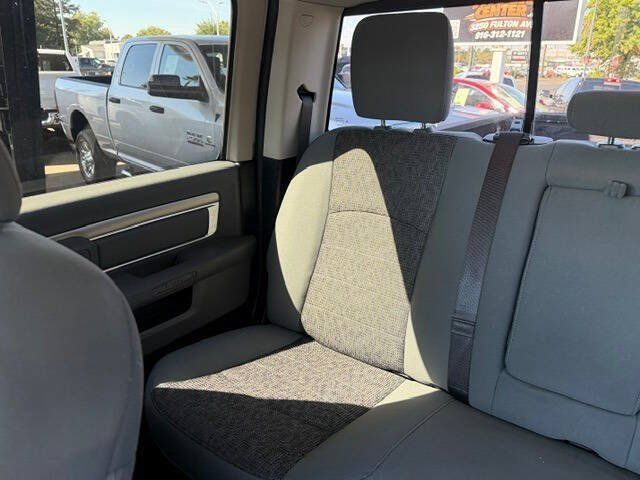 Used 2018 RAM 2500 Big Horn w/ Harvest Edition AWD/4WD image 16