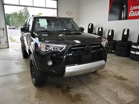 Used 2022 Toyota 4Runner TRD Off-Road w/ TRD Black Wheel Package (TMS) AWD/4WD image 3