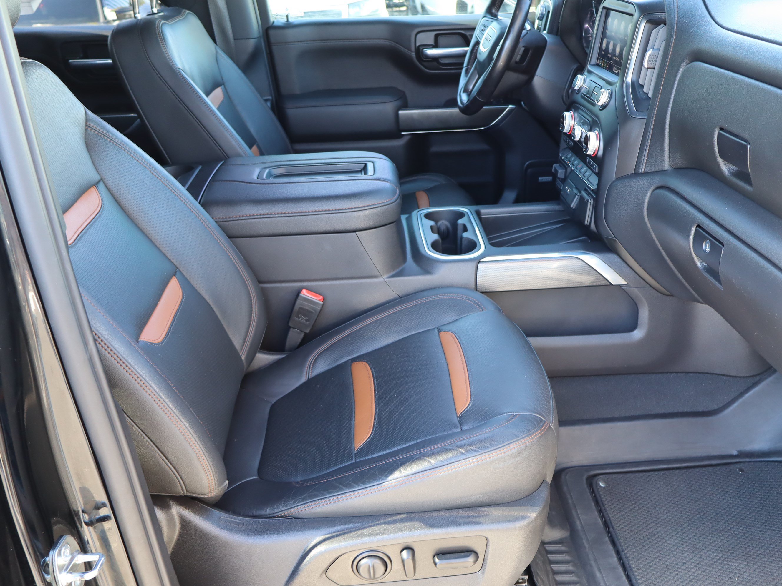 Used 2021 GMC Sierra 1500 AT4 w/ AT4 Preferred Package AWD/4WD image 38
