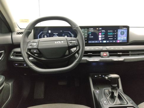 Used 2025 Kia K4 EX FWD image 22