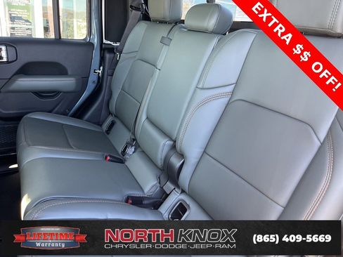 New 2026 Jeep Gladiator Mojave image 14