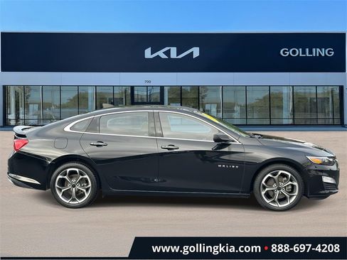 Used 2019 Chevrolet Malibu RS image 2