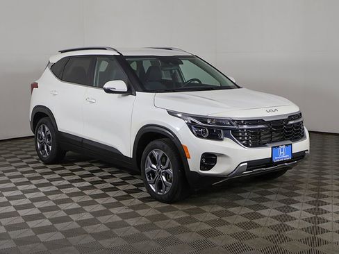 Used 2024 Kia Seltos S AWD/4WD image 2