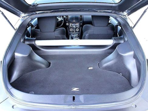 Used 2014 Nissan 370Z Coupe image 8